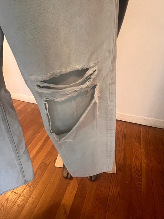 LEVI’S Ribcage Light Blue Distressed - Picture 2 of 7